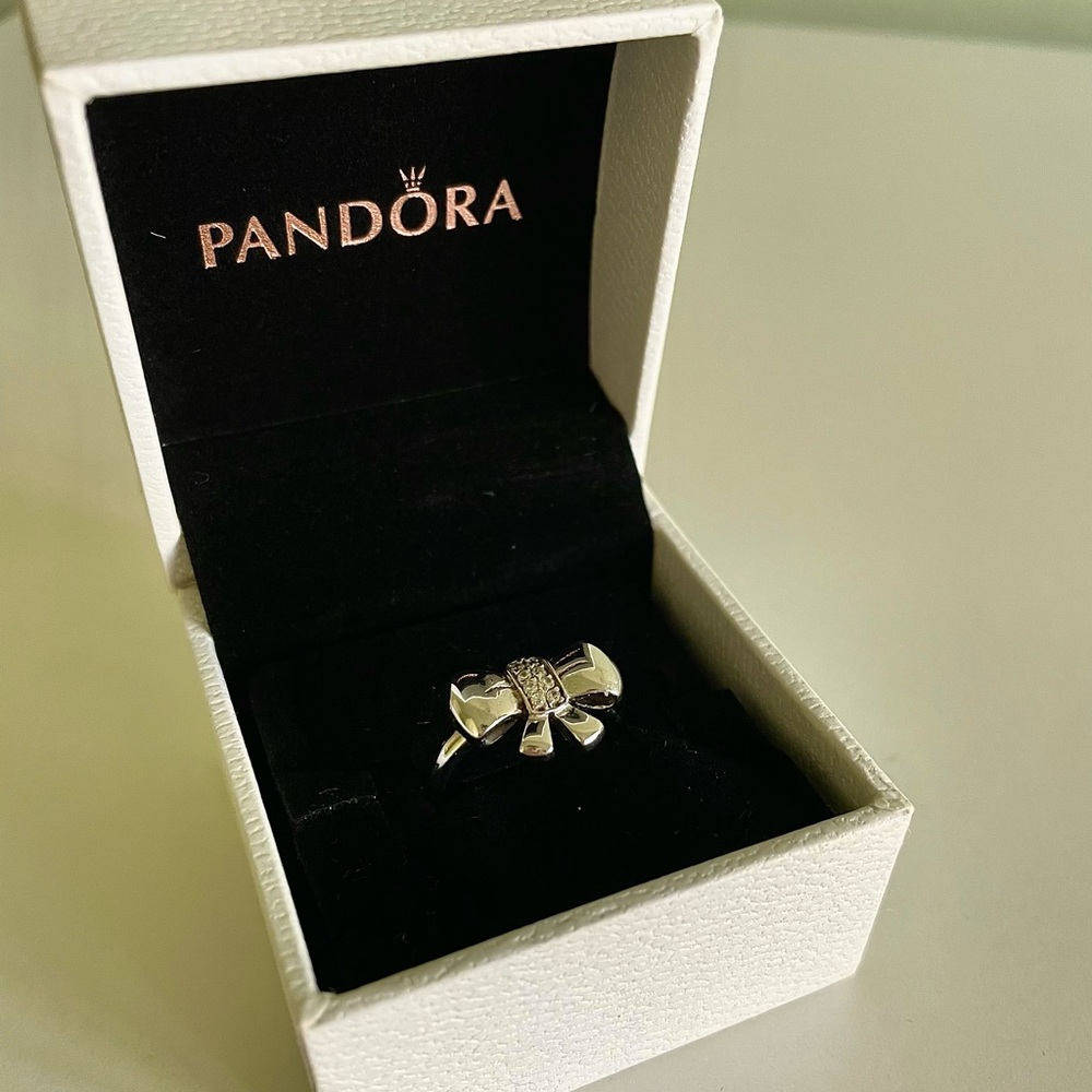 Silver Bow Ring 🤍